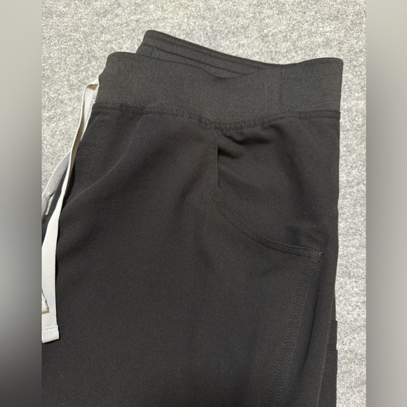 Figs Scrubs Women's Black Kade Cargo Scrub Pants - Picture 5 of 12